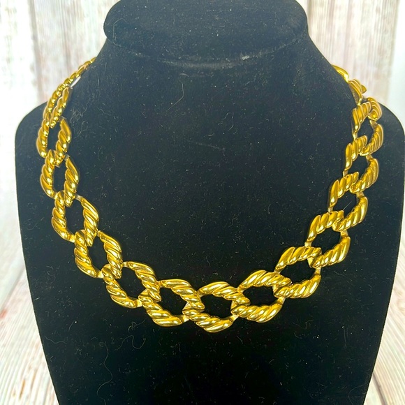 Vintage Napier Gold Tone Link Chain Choker. Pre owned - Picture 3 of 4